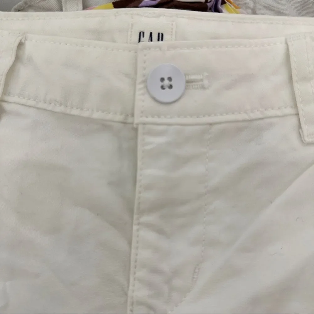 GAP kids white shorts size 8 Slim